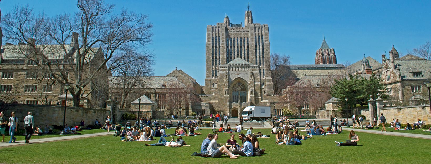 Sterling Memorial Library and Yale's Cross Campus